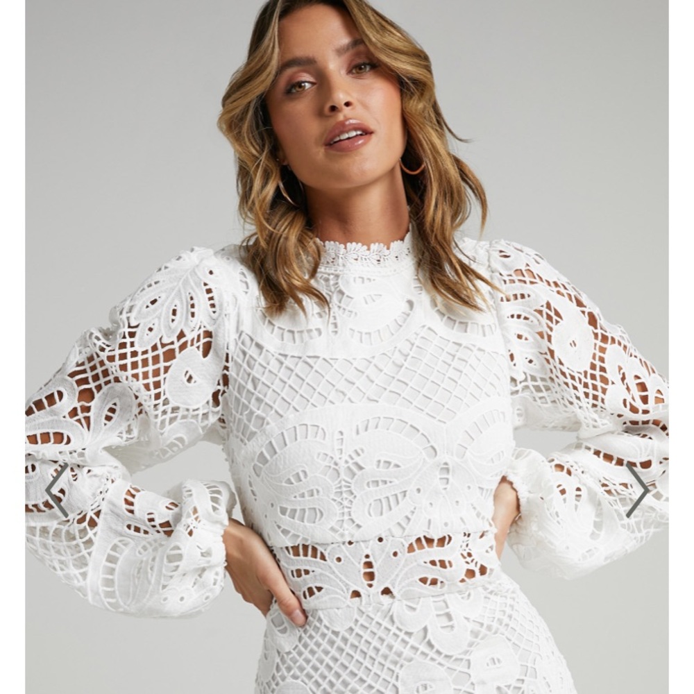 NWT: Showpo Kiss Me Now Dress size 6